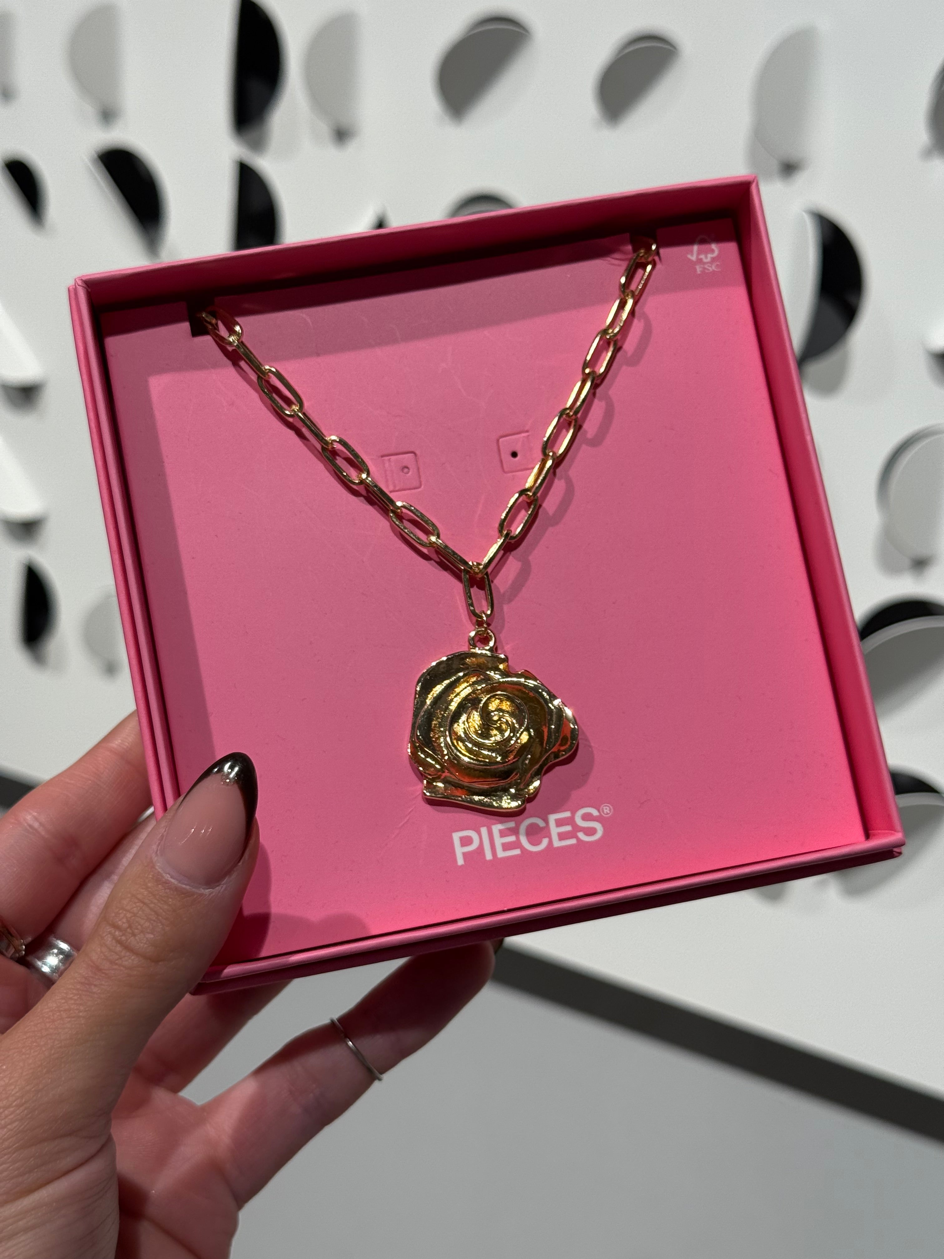 PCTAILE Necklace - Gold Colour